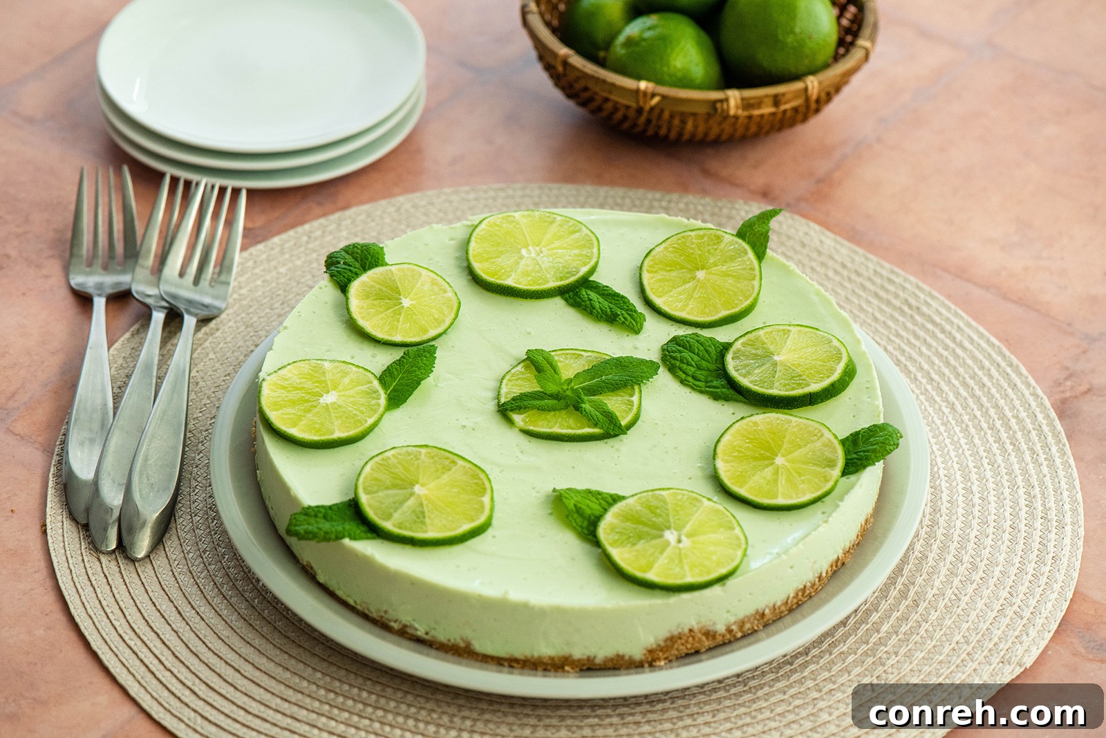 Lime Pie 4 Various slices of Pay de Limón Verde garnished with lime and mint