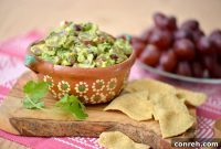 Grape-Avocado Salsa: Sweet and Creamy Guacamole Twist